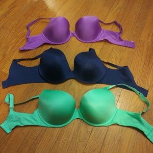 3 for 1 !!!! Victoria's Secret bra bundle